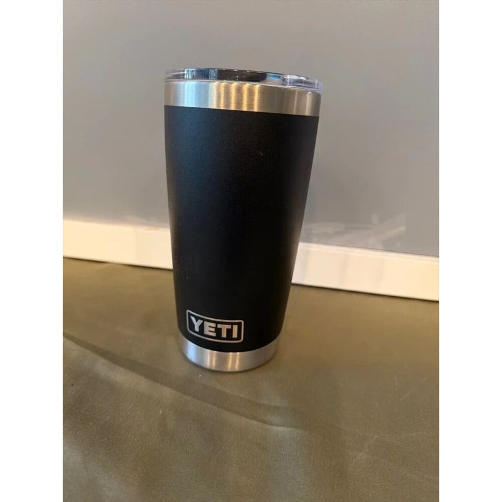 Yeti rambler 20 oz tumbler new no tag